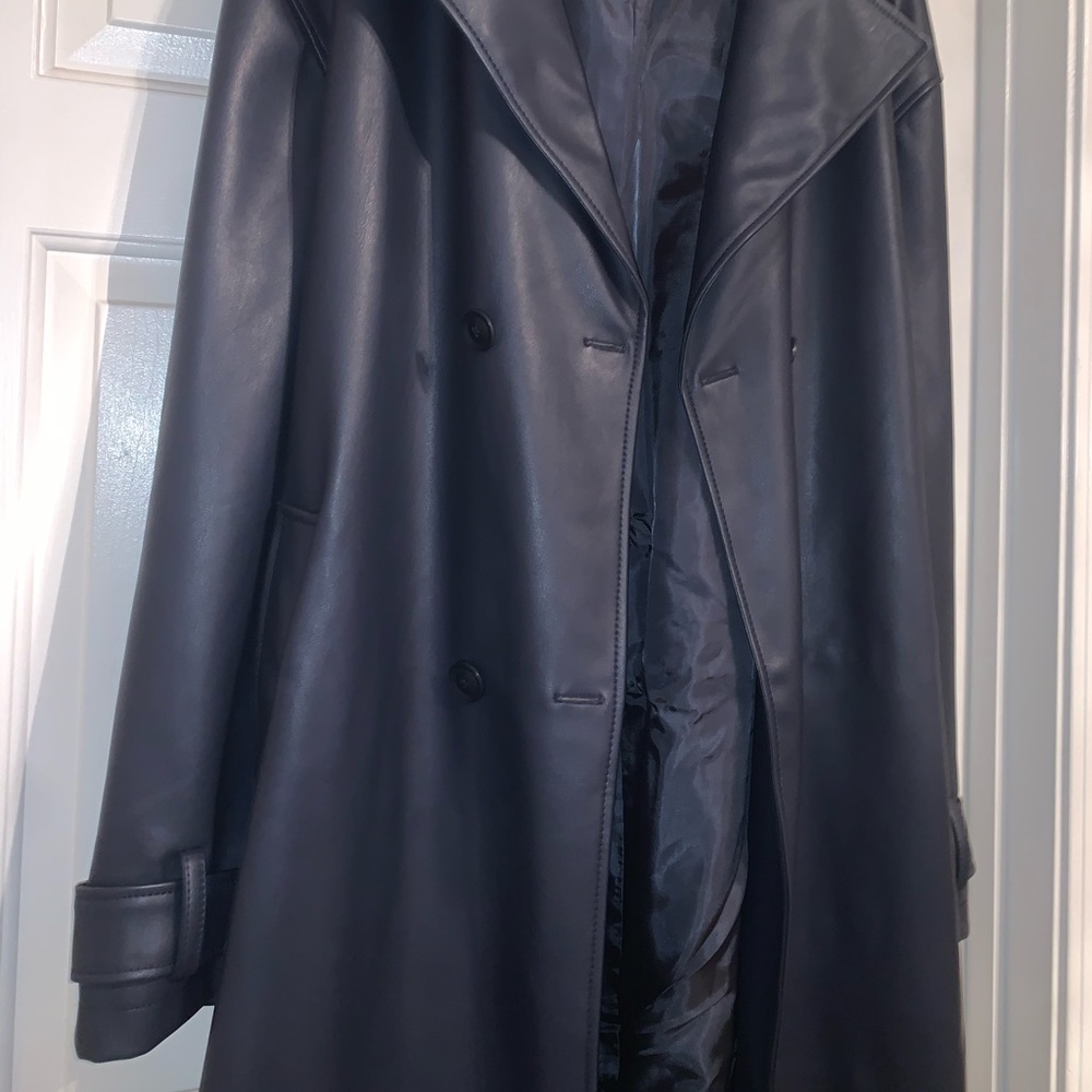 Gorgeous long leather oversized trench coat. Size 12 but fits size 14! - Picture 5 of 9